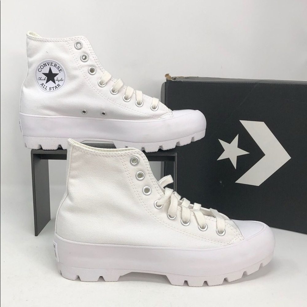 🚨Converse Women's White Platform Sneakers
